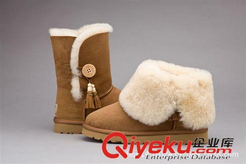 UGG雪地靴 廠家直銷 2014冬款羊毛一體掛飾雪地靴 保暖女靴 可一件代發