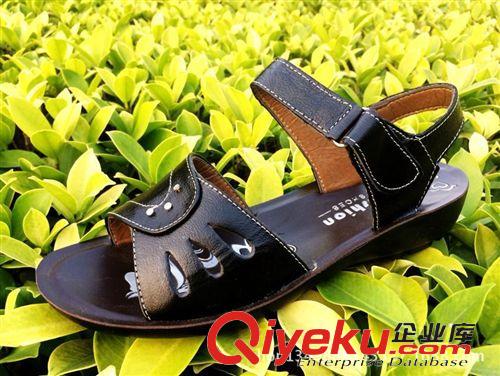 女士涼鞋 新款夏季zp媽媽涼鞋軟底中老年女鞋子大碼沙灘鞋老太太牛皮涼鞋