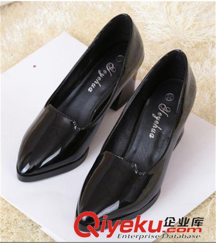 女士高跟鞋 歐洲站2015春新款女鞋尖頭粗跟單鞋時尚中跟婚鞋上班工鞋潮