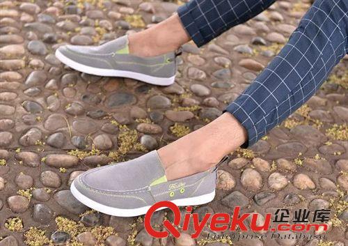 男鞋 2014夏款純色套腳男士帆布鞋休閑透氣一腳蹬低幫男鞋輕質單鞋