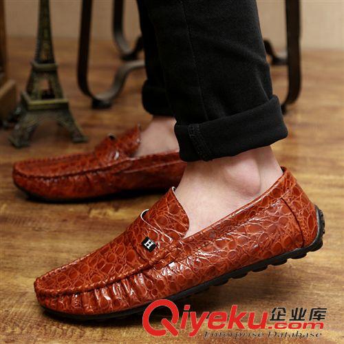 休閑鞋 廠家批發(fā)春秋磨砂豆豆鞋男休閑鞋zp潮鞋青年鞋子一套腳開車懶人
