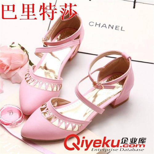 仿皮涼鞋 絨面材質(zhì)女涼鞋韓版風(fēng)格女涼鞋中跟粗跟低幫女涼鞋一字式扣帶涼鞋