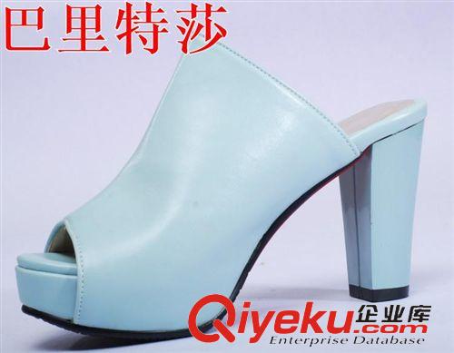 仿皮涼拖鞋 2014爆款漆皮仿皮女涼拖鞋T型中跟異型跟女涼拖鞋純色風(fēng)格拖鞋