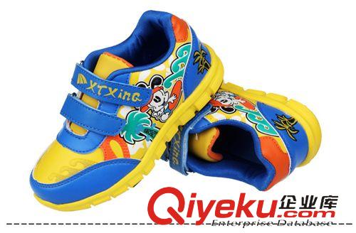 運(yùn)動(dòng)鞋 君友鞋業(yè)晉江全超纖皮面中童運(yùn)動(dòng)鞋男女款起訂數(shù)低廠家發(fā)貨魔術(shù)扣原始圖片2