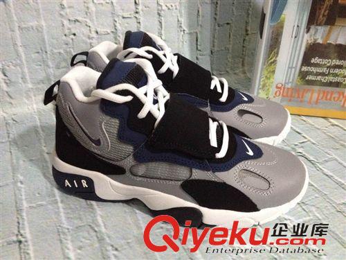 實(shí)拍區(qū) 2014新款A(yù)ir Speed Turf復(fù)古女鞋大眼睛女子訓(xùn) 練鞋原始圖片3