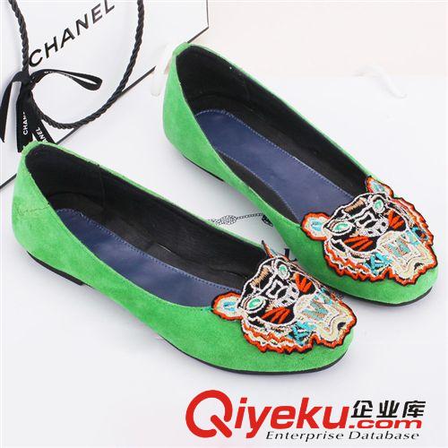 單鞋 庫(kù)存女靴 韓版zp小白鞋開(kāi)車(chē)鞋休閑一腳蹬懶人鞋平底單鞋女鞋子