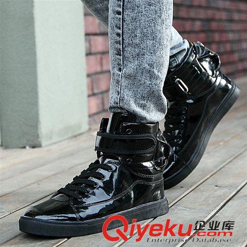 冬季保暖 廠家直銷秋冬白色短靴潮流高幫男鞋休閑韓版學(xué)生鞋子男士板鞋批發(fā)