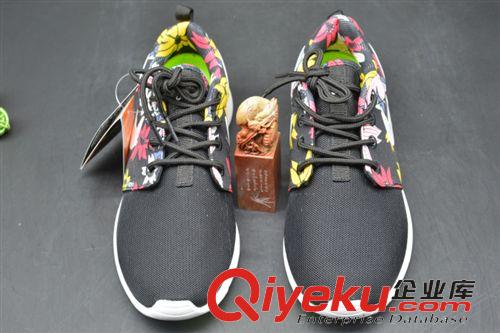 NIKE耐克 倫敦小run潑墨奧運跑鞋女神花卉 印花 情侶款網面小跑鞋跑原始圖片2