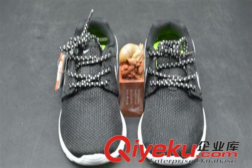 NIKE耐克 倫敦小run潑墨奧運跑鞋女神花卉 印花 情侶款網面小跑鞋跑
