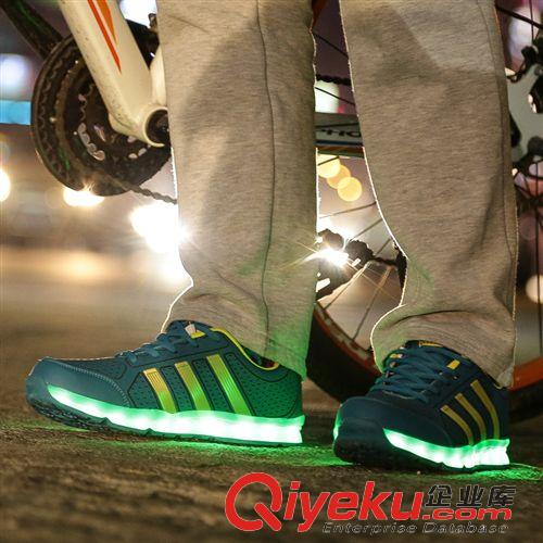 童鞋 2014新款歐洲站夜光鞋發(fā)光鞋LED休閑鞋女板鞋平底USB充電燈光鞋原始圖片2