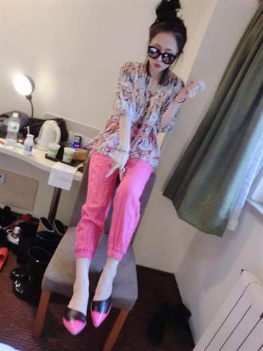 999 歐洲站2015夏新款女裝大碼真絲幻彩印花上衣+麻九分褲套裝女原始圖片3