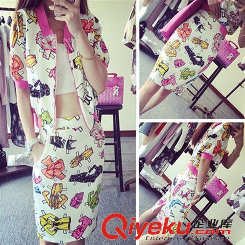2015年4月新款 2015新款歐洲站時(shí)尚套裝 趣味印花拉鏈短外套+后開(kāi)叉半身裙包臀裙
