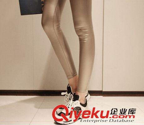 3月新款 2015春款韓版修身顯瘦仿皮打底褲女裝彈力小腳鉛筆褲打底褲批發(fā)