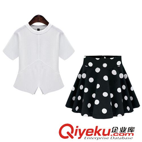 【套裝專區(qū)】 2015歐洲站夏季新款專為胖人設計大碼圓領T恤+波點半身裙兩件套原始圖片3