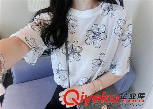 5月15號新款 2015夏季新款 休閑時髦貼布花朵洋氣復(fù)古棉質(zhì)T恤上衣  A320原始圖片2