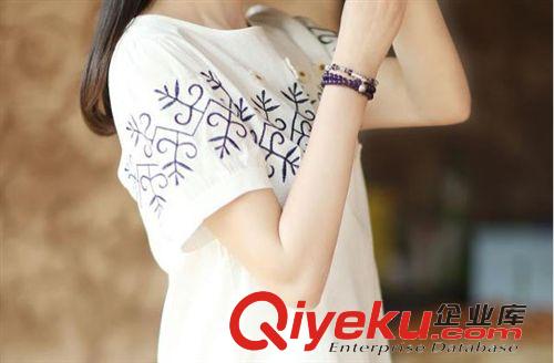 裙子（連衣裙、半身裙） 2015可愛(ài)日系清新寬松刺繡花朵白色學(xué)院風(fēng)短袖棉麻連衣裙原始圖片3