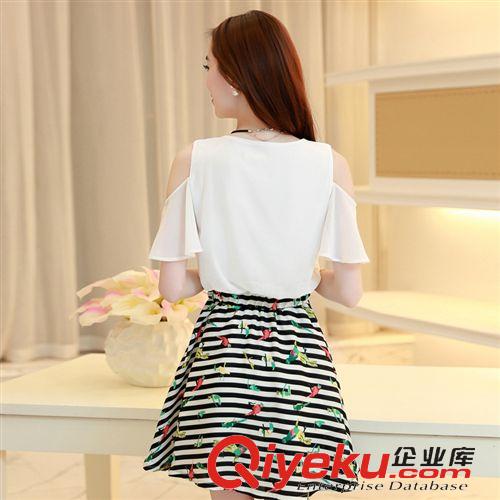 連衣裙 2015夏季新品韓版新風尚印花a字裙擺漏肩修身顯瘦雪紡連衣裙