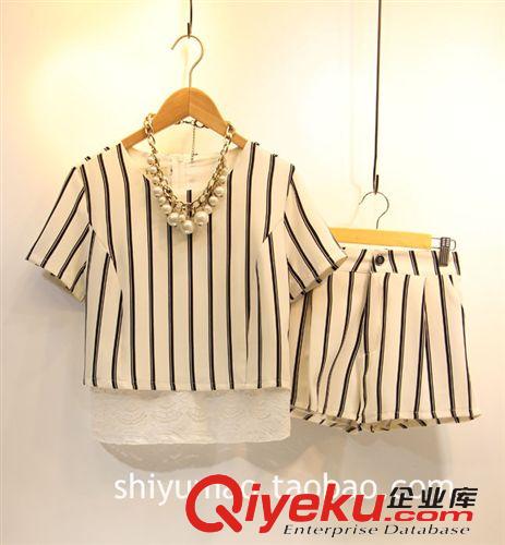 店長推薦 1403#歐美時尚夏裝新款紅唇印花短袖上衣+半身傘裙女套裝