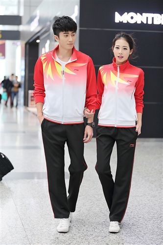 情侶套裝 運(yùn)動(dòng)套裝情侶款 南韓絲印花休閑運(yùn)動(dòng)服衛(wèi)衣套裝學(xué)生校服批發(fā)直銷