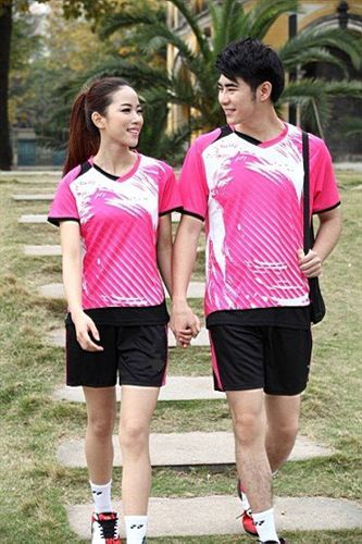 學(xué)校-校服-班服 采購(gòu)批發(fā)品質(zhì)保證團(tuán)體單位女款速干透氣短袖羽毛球服套裝 量大便