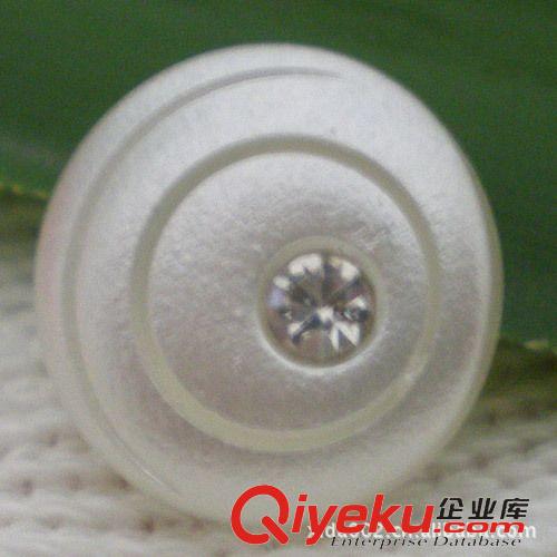 塑料紐扣 塑料童裝扣，花型鈕扣，雙拼太陽(yáng)花鈕扣