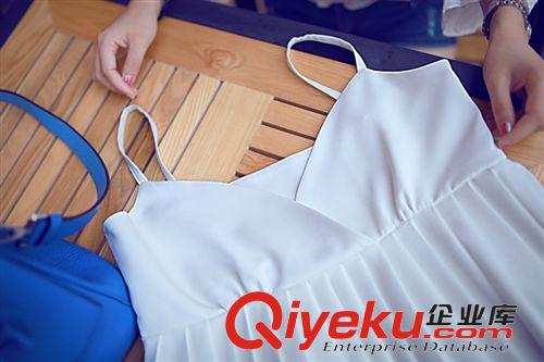 6月新品搶先上架 廠家直銷2015夏裝新款 小俏皮百褶褶皺娃娃V領(lǐng)吊帶雪紡衫女原始圖片2