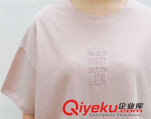5.24 2015韓國東大門代購學院風字母刺繡前短后長寬松短袖T恤 女原始圖片3