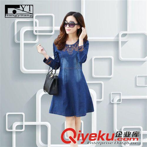 精品女裝上衣 2015歐洲站夏新款女裝 真絲刺繡修身氣質(zhì)無(wú)袖 大碼顯瘦連衣裙長(zhǎng)裙