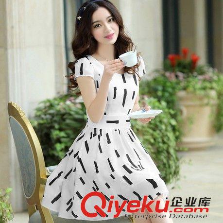 天貓爆款 2015 夏季新款韓版個性印花修身短袖中長款女上衣雪紡裙原始圖片2