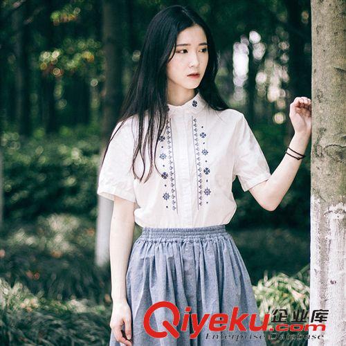 {新品推薦} 2015夏新款日系森女小清新民族風刺繡翻領修身短袖白襯衫
