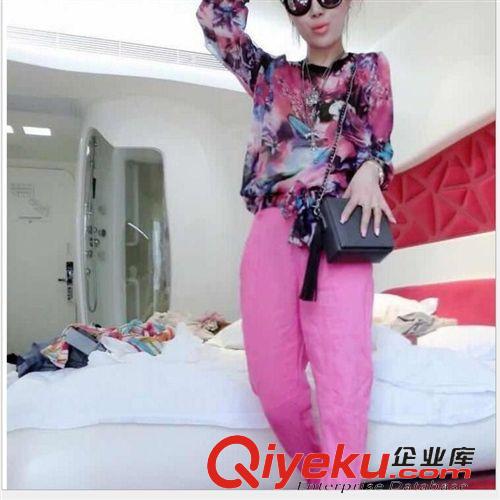 【歐洲站新品】 歐洲站2015春夏新款大碼真絲幻彩印花上衣哈倫九分褲時尚套裝女潮原始圖片2
