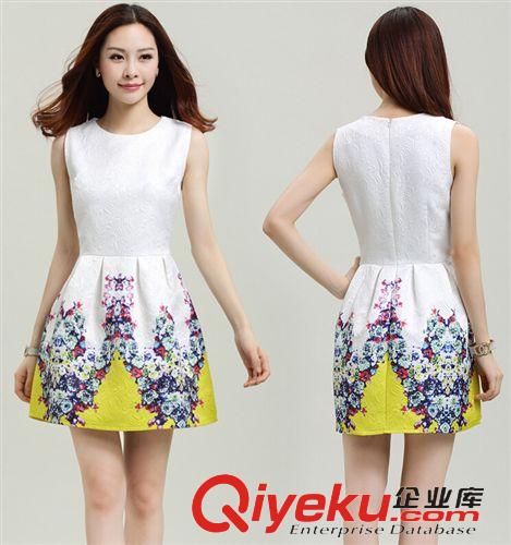 梓堯服飾實拍專區(qū) 2015夏裝新款女裝時尚修身圓領(lǐng)無袖甜美印花打底背心連衣裙