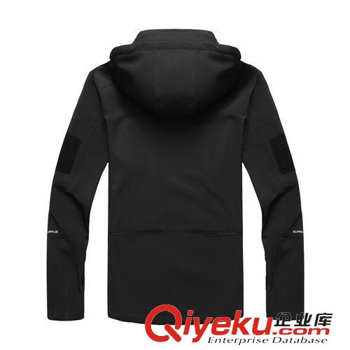 夾克外套 爆款鯊魚皮沖鋒衣 經(jīng)典時尚多功能軟殼衣男 男軟殼衣登山服批發(fā)原始圖片2
