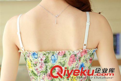 連衣裙 網(wǎng)店代理創(chuàng)業(yè)女裝圓領(lǐng)蝙蝠袖花色夏季百搭沙灘連衣裙子原始圖片3