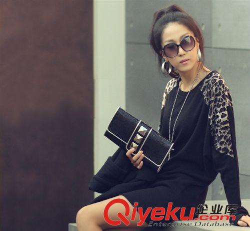 女裝 秋季女裝批發(fā)休閑豹紋圖案 時尚圓領長袖T恤蝙蝠袖T恤 打底衫原始圖片3