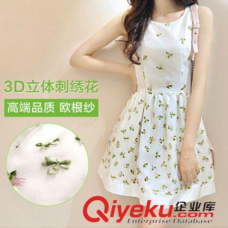 430上新 2015夏新款甜美氣質(zhì)修身刺繡印花歐根紗無袖連衣裙蓬蓬裙原始圖片2