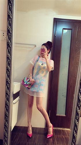 孕婦裝 2015夏裝新款 孕婦裝歐根紗拼接數(shù)字印花寬松A字連衣裙原始圖片3