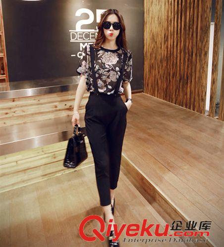 2015夏季{zx1}款 2015夏季新品女裝輕盈朦朧視覺韓版修身印花雪紡顯瘦背帶休閑褲