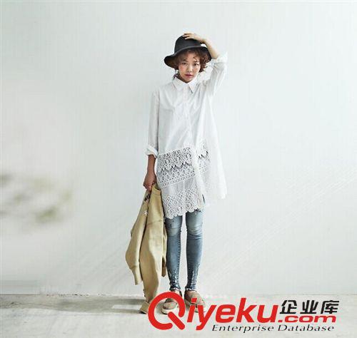 本季主打時(shí)尚襯衣 春裝{zx1}2015女裝新款時(shí)尚純色韓版后背鏤空蕾絲拼接紐扣襯衣女
