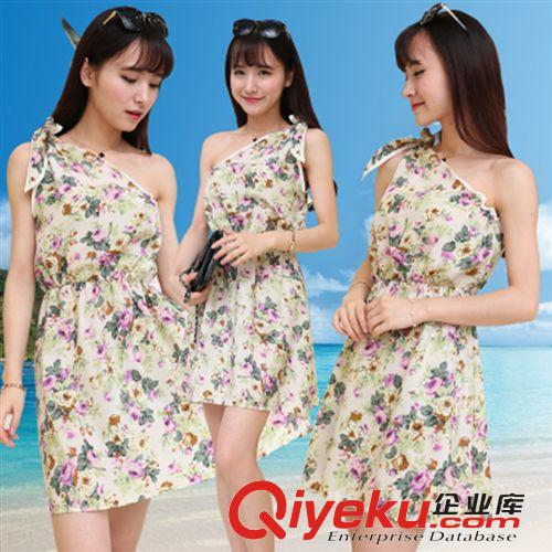 5月{zx1}優(yōu)惠區(qū)域 2015夏裝女裝新款波西米亞沙灘裙無袖斜肩系帶花碎色修身連衣裙