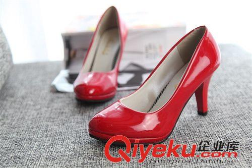 15年2月{dy}波新品 2015新款歐美四季百搭春秋防水臺(tái)女鞋單鞋漆皮高跟鞋工作女鞋批發(fā)原始圖片2
