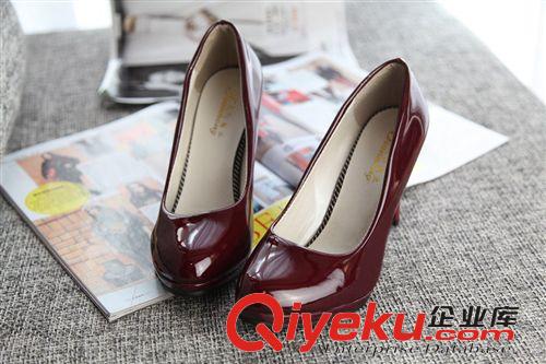 15年2月{dy}波新品 2015新款歐美四季百搭春秋防水臺(tái)女鞋單鞋漆皮高跟鞋工作女鞋批發(fā)原始圖片3