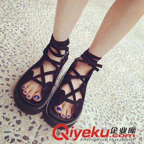 4月1日——4月5日新品 2015春夏新歐美潮時尚黑色交叉綁帶松糕厚底羅馬風韓版女涼鞋批發原始圖片2