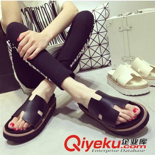 5月{dy}波新品 2015夏新款歐美潮厚底中跟松糕一字拖H型涼拖韓版休閑女拖鞋批發(fā)