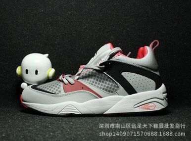 2015潮流鞋 R698男女慢跑步鞋Blaze of Glory花卉大黑白紅鯊Sneaker Freaker