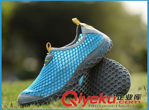 洞洞鞋 夏季網面涼鞋透氣反絨皮情侶套腳運動戶外網鞋一腳蹬男女洞洞鞋