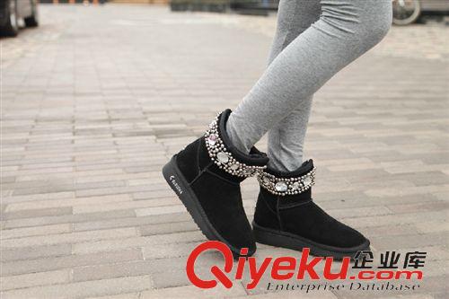 2015年01月 手工縫制水鉆串珠雪地靴 女鞋韓版潮2014冬季新款個(gè)性原宿潮靴子原始圖片3