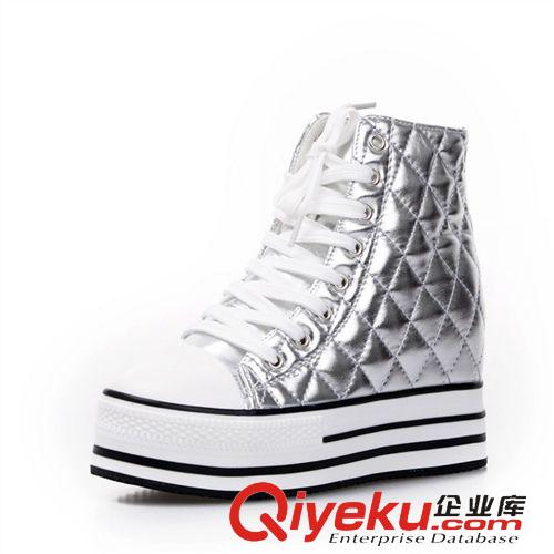 女鞋溫州品牌鞋區(qū) 尹恩惠春季內(nèi)增高韓國女度鞋厚底松糕鞋漆皮休閑 棱格休閑高幫鞋原始圖片3