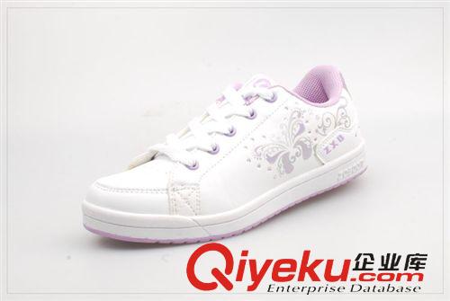 足下登 專柜zp足下登校園經(jīng)典休閑女鞋低幫四季 F7931