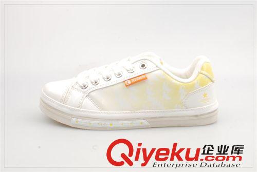 足下登 專柜正品足下登校園經(jīng)典休閑女鞋低幫四季 F79101原始圖片3